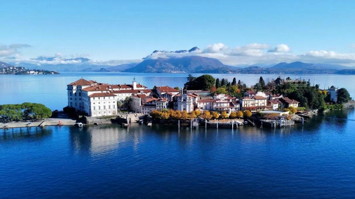 Ehemaliger Palast, Malerische Wohnung, Seeblick, Stellplatz Laveno 0*,