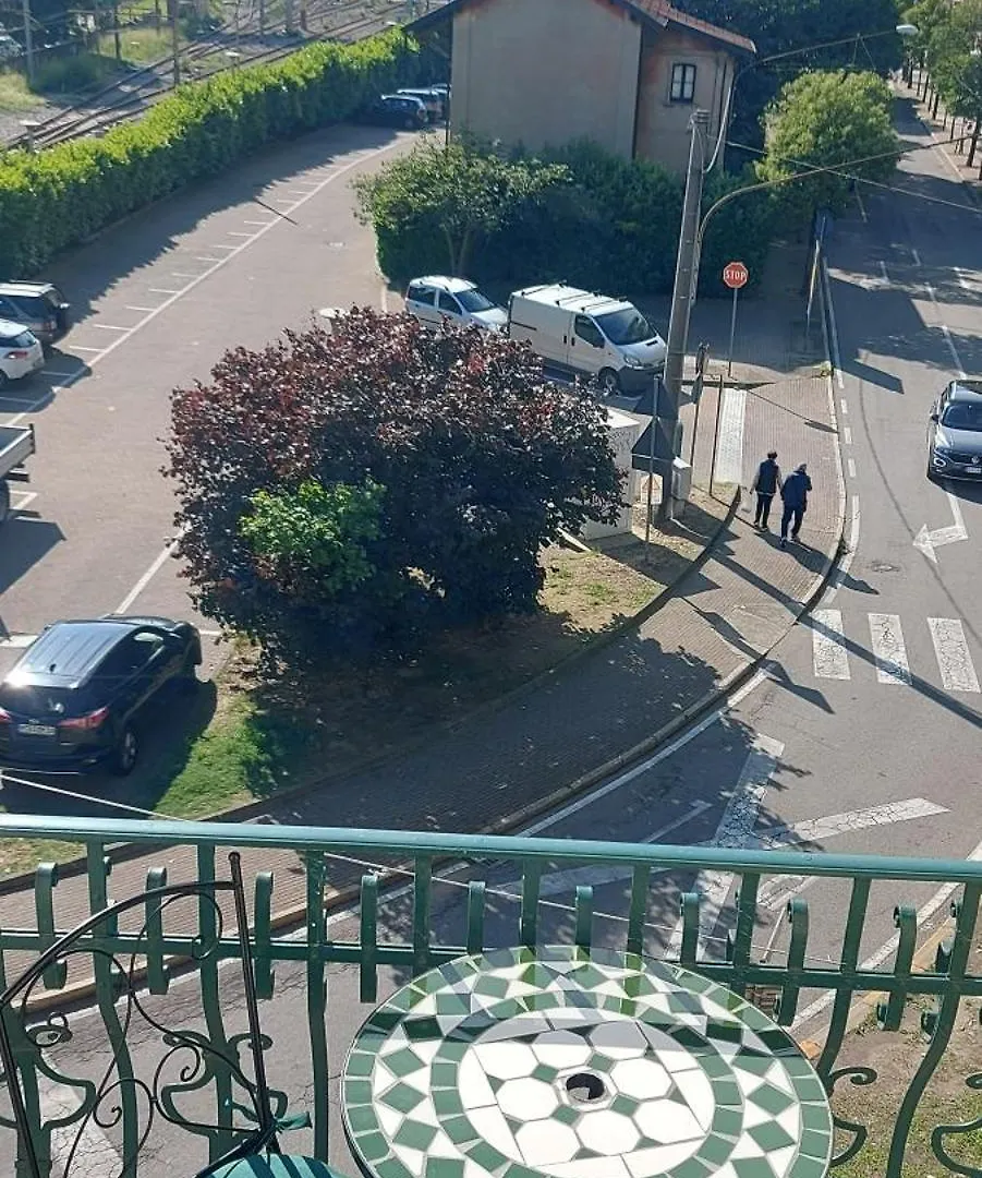 Ehemaliger Palast, Malerische Wohnung, Seeblick, Stellplatz Laveno Lejlighed