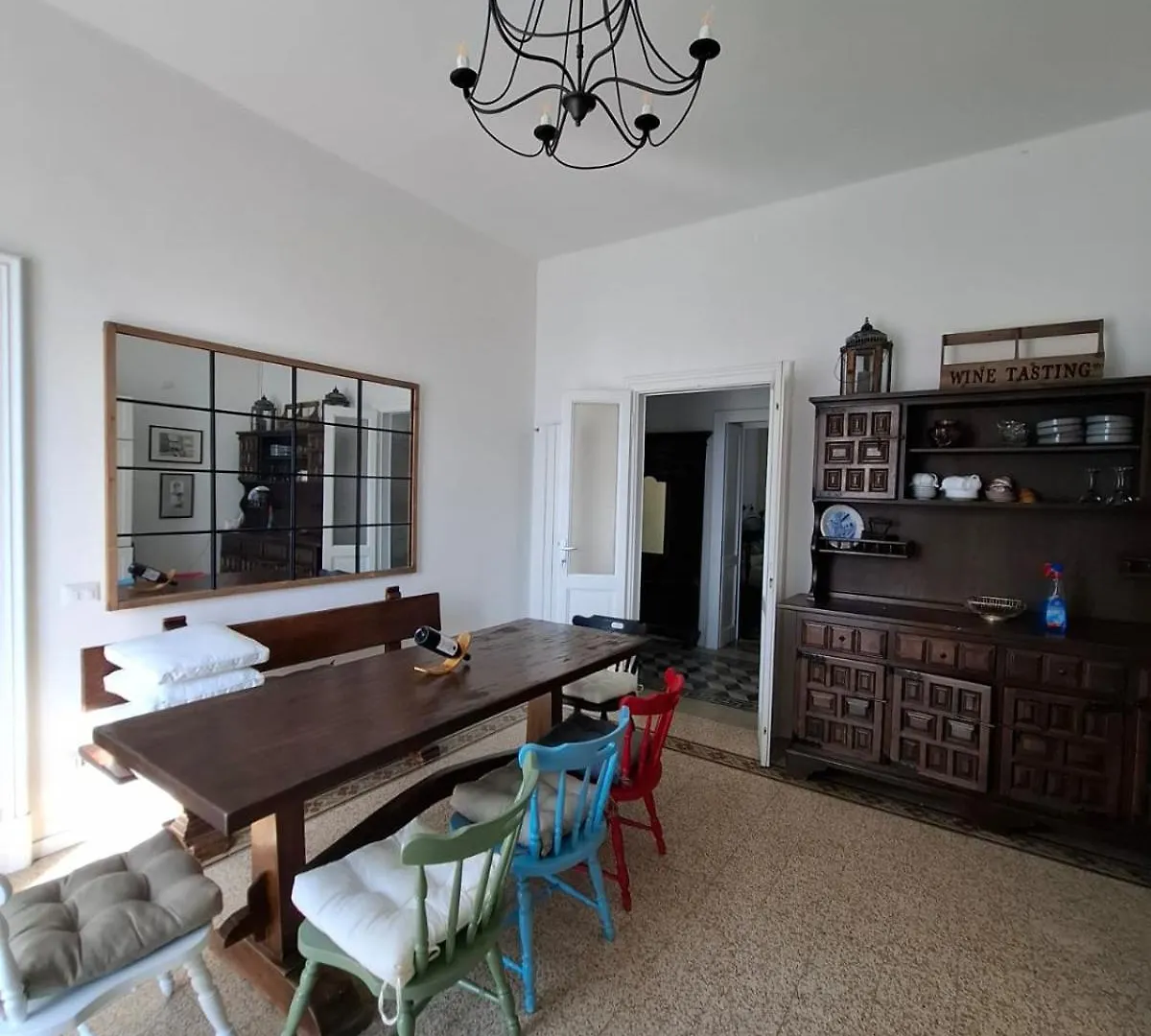 Ehemaliger Palast, Malerische Wohnung, Seeblick, Stellplatz Laveno