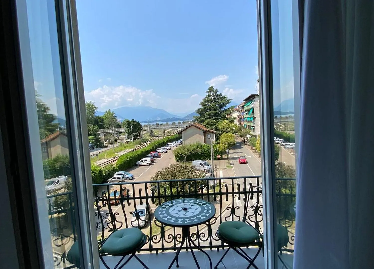 Ehemaliger Palast, Malerische Wohnung, Seeblick, Stellplatz Laveno Lejlighed