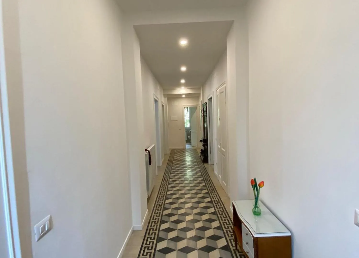 Ehemaliger Palast, Malerische Wohnung, Seeblick, Stellplatz Laveno Italien